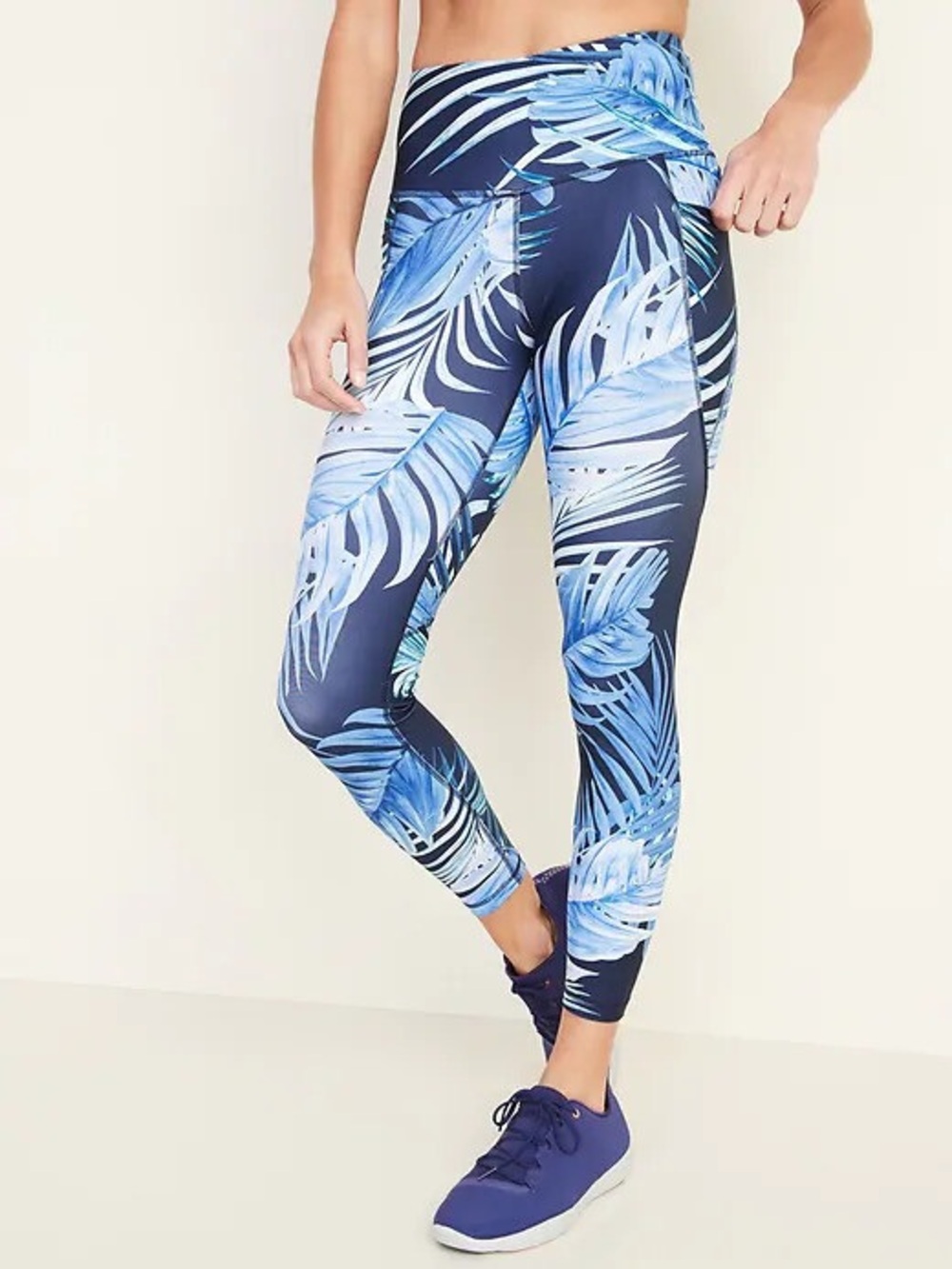 NWT Old Navy Powersoft Active Blue Tropical Palm 
High Rise Pocket Leggings M